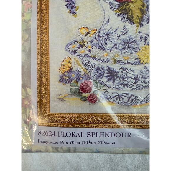 FLORAL SPLENDOUR #8624 Elizabeth de Lisle Cross Stitch Kit NIB - Picture 3 of 5